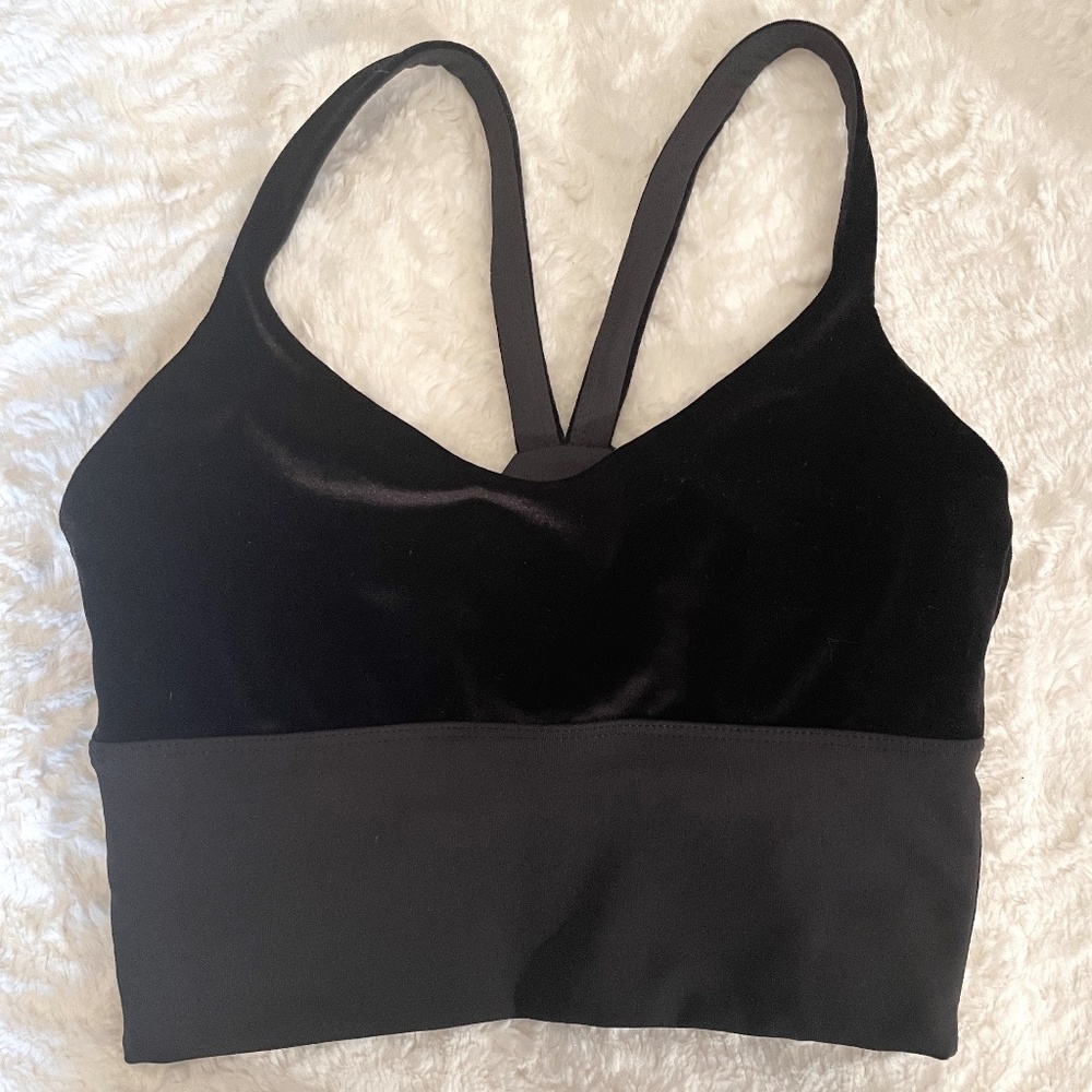 DYI V-neck Elevate Bra in Black Matte/Velvet
